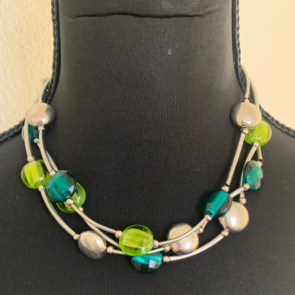 Source Unknown Silver and Vibrant Green Necklace